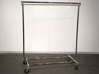 613A- Portable clothing rack - Mondial de la bière